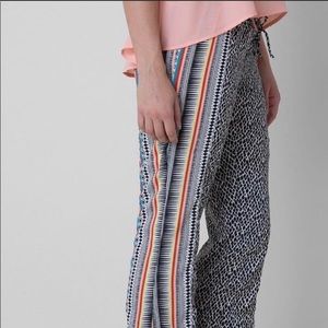 Medium Rip Curl Printed Pants!!